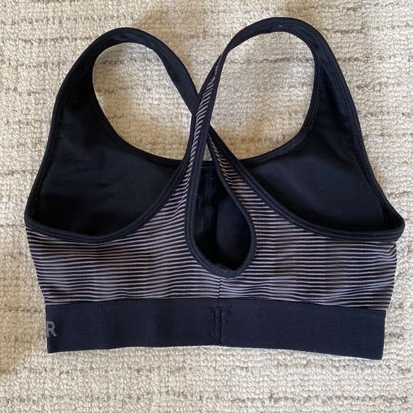 Armour sports top - Picture 3 of 5